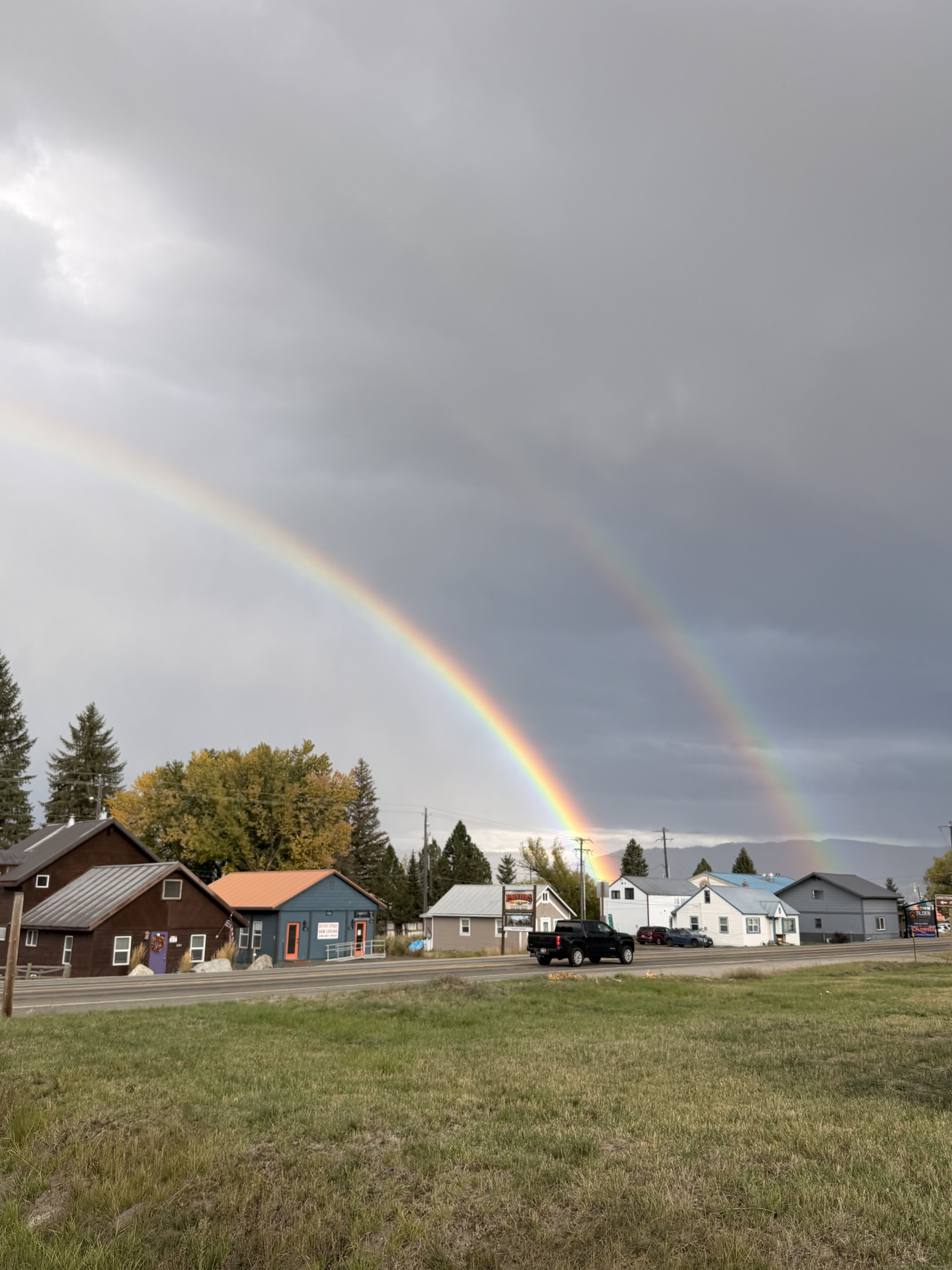 Double rainbow in Cascade